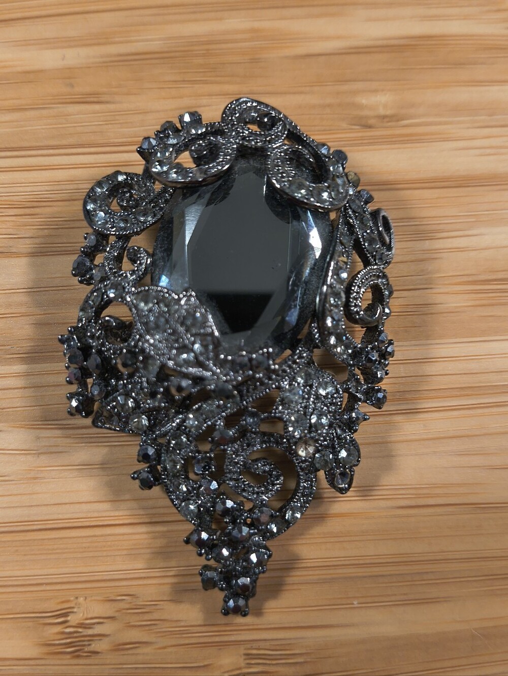 Vintage Style Gothic Black Rhinestone Filigree Brooch Pin As-Is